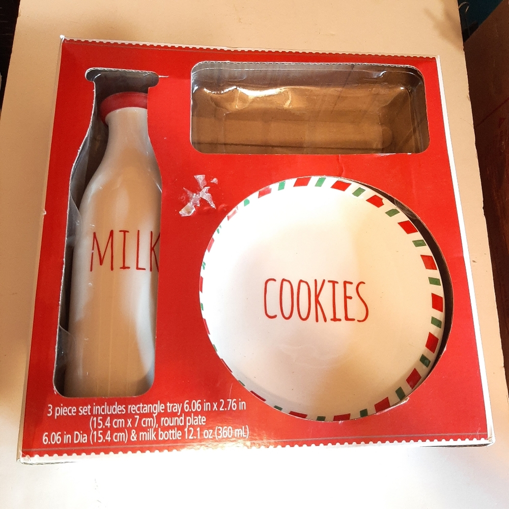 🔥Holiday Time Santa CookiesPlate and MilkBottle 2 Piece Set Missing One Item
